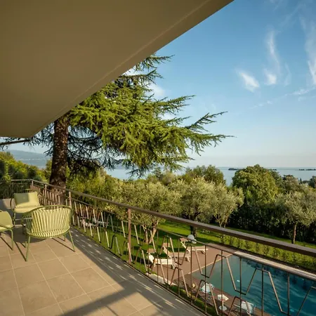 Villa Dei Lauri - Vista Con Piscina *